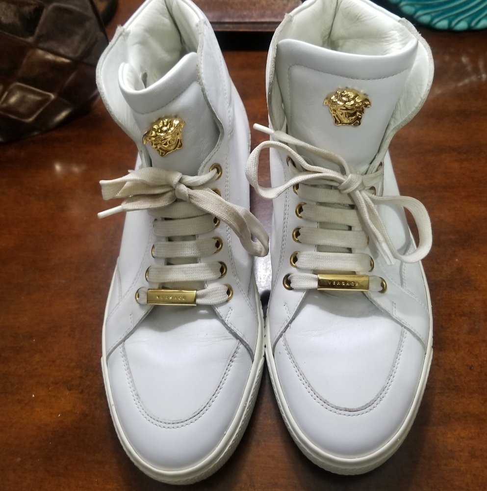 WOMEN'S LEATHER VERSACE HIGH TOP TENNIS SZ.11